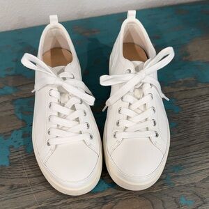 Vionic Winny Classic White Women's Leather Lace-Up Sneakers—10
